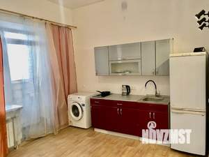 Студия квартира, посуточно, 42м2, 1/15 этаж