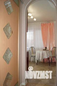 2-к квартира, посуточно, 50м2, 1/9 этаж