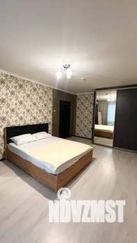 1-к квартира, посуточно, 42м2, 5/10 этаж