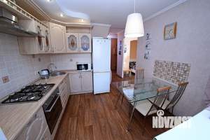 1-к квартира, посуточно, 42м2, 3/10 этаж