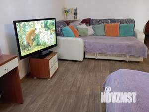 Студия квартира, посуточно, 40м2, 1/15 этаж