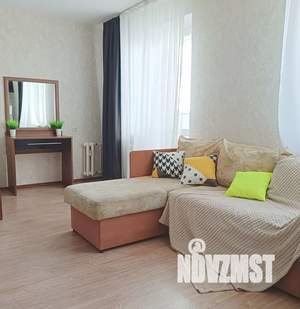 Студия квартира, посуточно, 35м2, 2/10 этаж