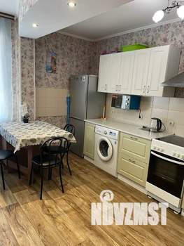 Студия квартира, посуточно, 38м2, 4/9 этаж