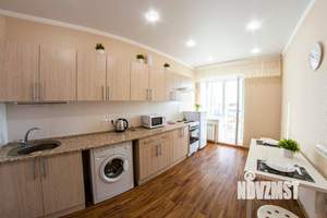 1-к квартира, посуточно, 40м2, 11/16 этаж