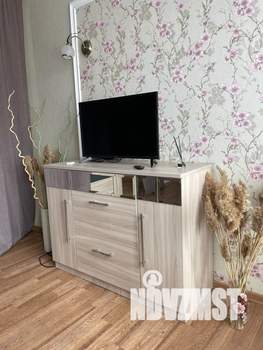 Студия квартира, посуточно, 43м2, 3/6 этаж