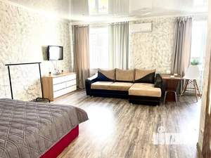 Студия квартира, посуточно, 37м2, 8/13 этаж