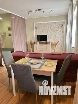 Студия квартира, посуточно, 43м2, 3/6 этаж