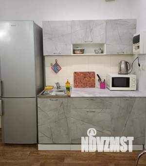 Студия квартира, посуточно, 37м2, 1/9 этаж