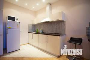 1-к квартира, посуточно, 47м2, 1/1 этаж