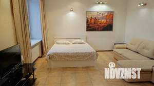 Студия квартира, посуточно, 38м2, 2/5 этаж