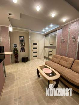 Студия квартира, посуточно, 35м2, 1/9 этаж
