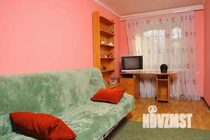 2-к квартира, посуточно, 50м2, 1/1 этаж