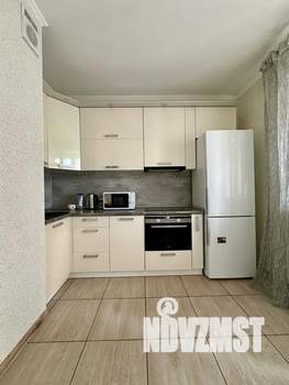 Студия квартира, посуточно, 42м2, 7/16 этаж