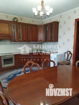 3-к квартира, на длительный срок, 130м2, 4/10 этаж