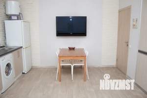 Студия квартира, посуточно, 36м2, 1/6 этаж