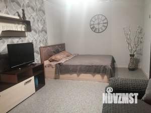 1-к квартира, посуточно, 40м2, 1/2 этаж