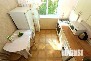 1-к квартира, посуточно, 42м2, 4/5 этаж