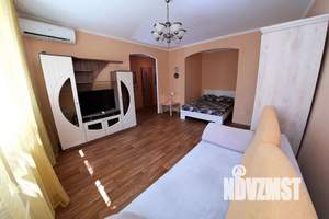 1-к квартира, посуточно, 42м2, 3/10 этаж