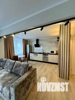 Студия квартира, посуточно, 36м2, 2/5 этаж