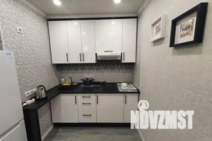 1-к квартира, посуточно, 53м2, 7/18 этаж