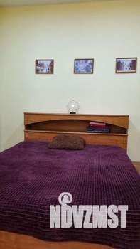 1-к квартира, посуточно, 42м2, 1/10 этаж