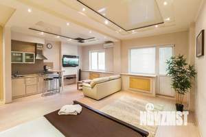 1-к квартира, посуточно, 53м2, 4/10 этаж