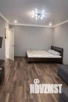 1-к квартира, посуточно, 38м2, 1/10 этаж