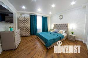 1-к квартира, посуточно, 35м2, 7/18 этаж