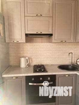 1-к квартира, посуточно, 38м2, 3/9 этаж