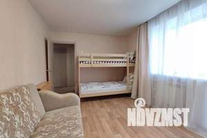 2-к квартира, посуточно, 10м2, 1/9 этаж