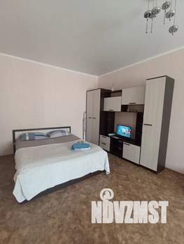 Студия квартира, посуточно, 40м2, 6/10 этаж