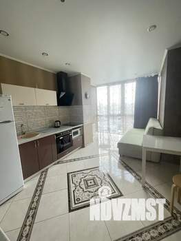 Студия квартира, посуточно, 38м2, 5/9 этаж