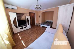 1-к квартира, посуточно, 42м2, 3/10 этаж