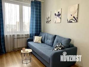 Студия квартира, посуточно, 42м2, 19/19 этаж