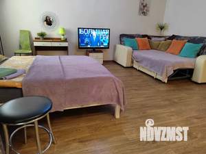 Студия квартира, посуточно, 40м2, 1/15 этаж