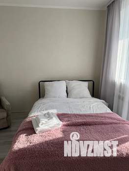 Студия квартира, посуточно, 27м2, 12/17 этаж