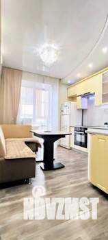 3-к квартира, посуточно, 80м2, 1/1 этаж