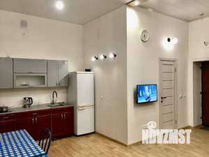 Студия квартира, посуточно, 42м2, 1/15 этаж