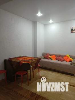 Студия квартира, посуточно, 37м2, 1/9 этаж