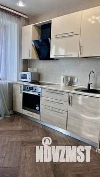 1-к квартира, посуточно, 47м2, 1/1 этаж