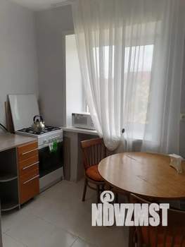 1-к квартира, посуточно, 37м2, 4/5 этаж