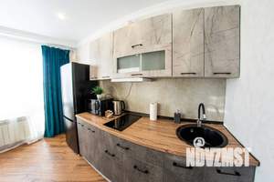 1-к квартира, посуточно, 35м2, 7/18 этаж