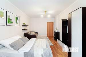 1-к квартира, посуточно, 42м2, 4/10 этаж