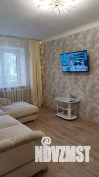 3-к квартира, посуточно, 62м2, 1/5 этаж