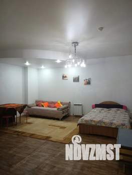 Студия квартира, посуточно, 37м2, 1/9 этаж