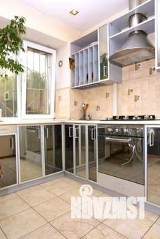 3-к квартира, посуточно, 55м2, 1/1 этаж