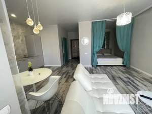 Студия квартира, посуточно, 40м2, 2/15 этаж