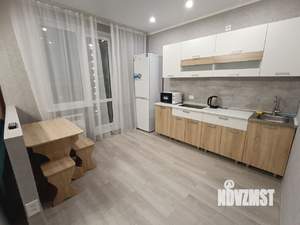 Студия квартира, посуточно, 40м2, 8/19 этаж