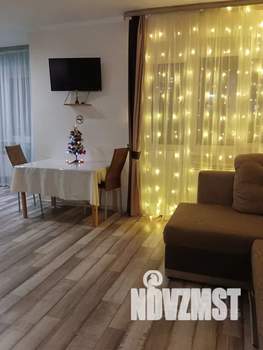 Студия квартира, посуточно, 43м2, 6/9 этаж