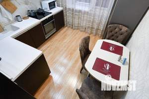 1-к квартира, посуточно, 40м2, 1/1 этаж